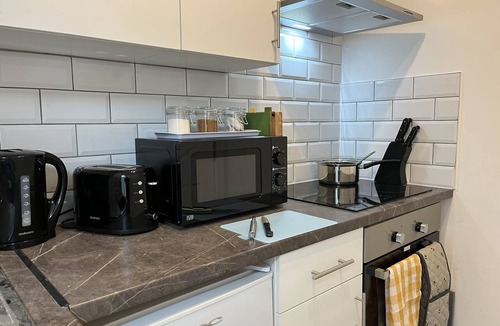 Preston Apartment | Modern 1 bed studio for comfy stay in Preston