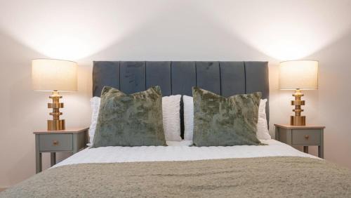 Evelyn Apartment | Modern 1BR - Parking Included -Sleeps 6