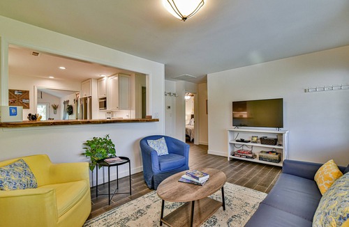 Oakley Cottage | Modern 2 BR Cottage 10 Min from DT, 5 Min from Biltmore - Fresh, Clean & Bright!