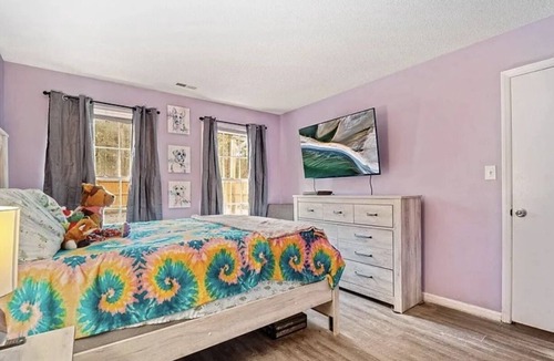 Piney Green House | Modern 2BR Retreat Near Base & Beaches