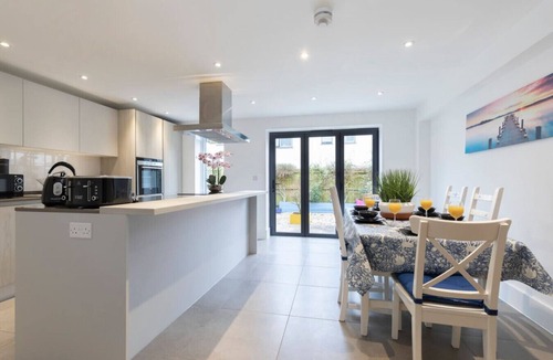 Cheltenham House | Modern 3 Bed Cheltenham Home