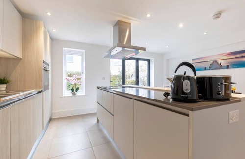 Cheltenham House | Modern 3 Bed Cheltenham Home