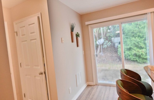 Greensboro House | Modern 3-Bed Townhome in Robyn’s Glen – Move-In Ready Comfort & Style
