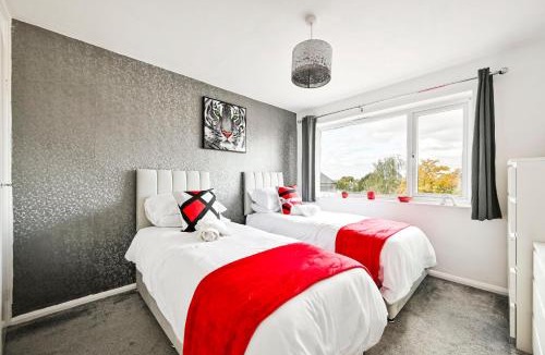 Epping Apartment | Modern 3-Bedroom Maisonnette with Parking in Epping