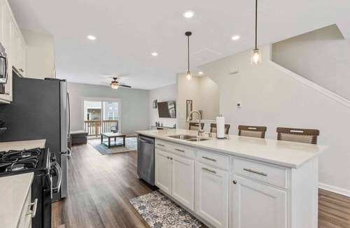 Northeast Raleigh House | Modern 3-Bedroom Townhome – Perfect for Monthly Stays in Raleigh