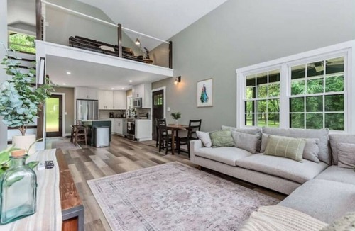 Belmont House | Modern 3 BR house in Belmont