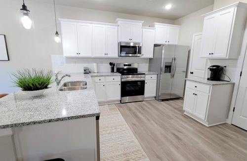 Huntersville House | Modern 3BR/2.5BA Huntersville Townhome Perfect for Remote Work & Families