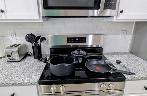 Huntersville House | Modern 3BR/2.5BA Huntersville Townhome Perfect for Remote Work & Families