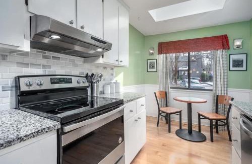 Chapel Hill House | Modern 3BR Home Sleeps 5 Near UNC & Downtown