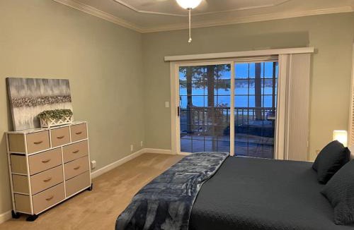 Olivia House | Modern 3br Lake front home