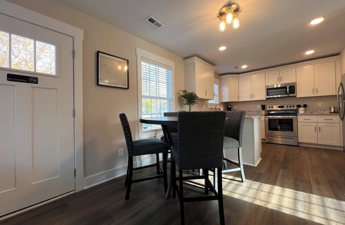 Gastonia House | Modern 3BR New Build - King Bed + Roku TVs