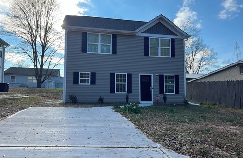 Gastonia House | Modern 3BR New Build - King Bed + Roku TVs