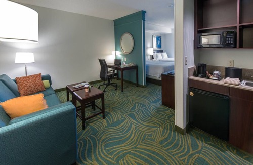 Greensboro Hotel | Modern All-Suite Hotel: Free Breakfast, Indoor Pool, Fitness & Prime Location