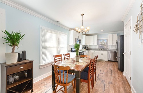 Hillsborough House | Modern And Cozy House In The Heart Of Hillsborough