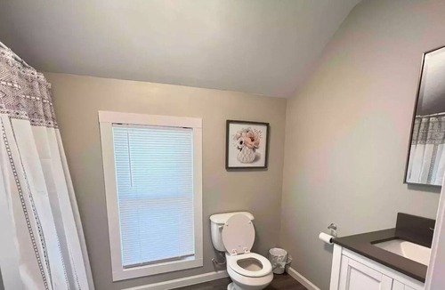 New Bern House | Modern Apartment close to Cherry Point and beaches