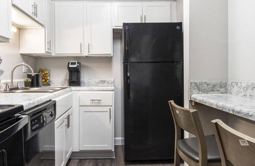 North Raleigh Apartment | Modern Apartment in Prime Location (ID9190X83)