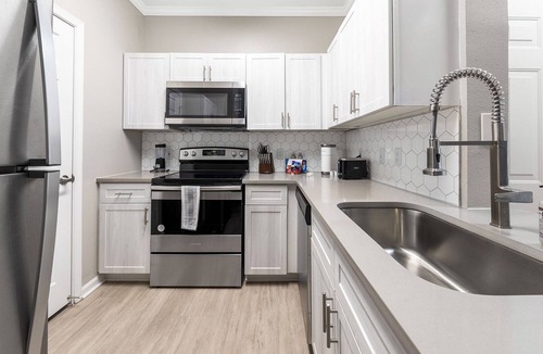 Northwest Raleigh Apartment | Modern Apartment in Prime Location (ID1208X307)