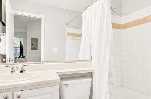 New Irving Park Apartment | Modern Apartment in Prime Location (ID6735X37)
