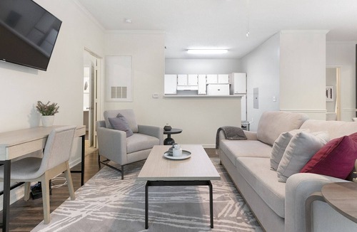 Winston - Salem Apartment | Modern Apartment in Prime Location (ID9934X56)