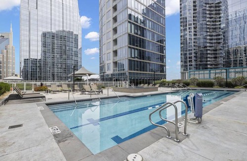 Sobro Apartment | Modern Apartment w/Kitchen | Pet Friendly & Pool | Near Boardwalk & Stadium