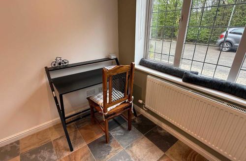 Bicester Apartment | Modern Bicester Studio Self-Contained with Parking