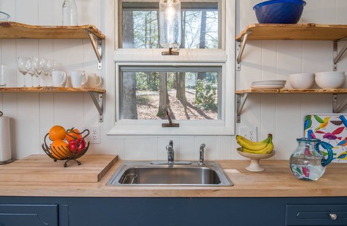 Hendersonville House | Modern Cabin - Close To Hiking/Biking Trails And Downtown