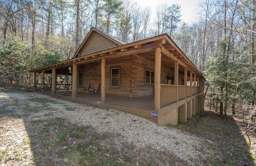 Topton House | Modern Cabin walking distance to Lake Nantahala Views. No access. Hot Tub!