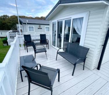 Bembridge Apartment | Modern caravan - Whitecliff Bay