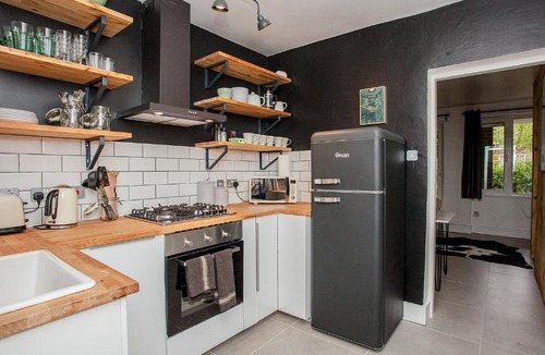 Finsbury Apartment | Modern Central 1BD Flat in Clerkenwell - sleeps 4!