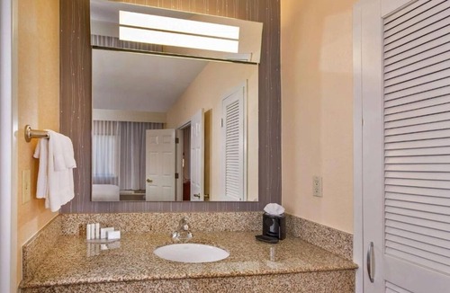 University Place Hotel | Modern Comfort Near Pavilion | 1BR Unit, Pet-Friendly, Outdoor Pool, Gym
