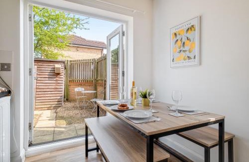 Milton Keynes Apartment | Modern & comfortable 4 bed house