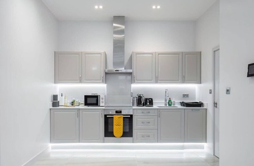 Didcot Apartment | Modern Didcot Apt | Easy Rail to Oxford & London