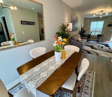 Charlotte House | Modern Entire 2-Bedroom House for 6 Guests at University City