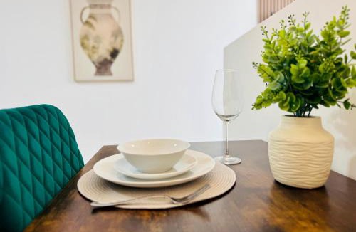 Swindon Apartment | Modern Executive Studio, Central Swindon