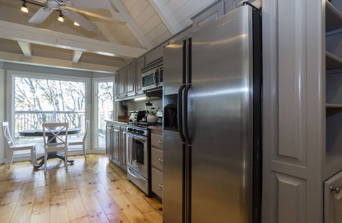 Flat Rock House | Modern Home Private with Beautiful Mountain Views & Fire Pit