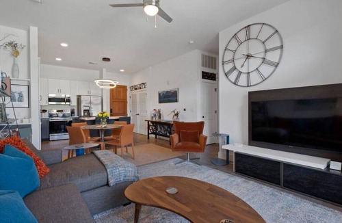 Asheville Condo | Modern Luxury in Downtown AVL - Free Parking - Condo 205