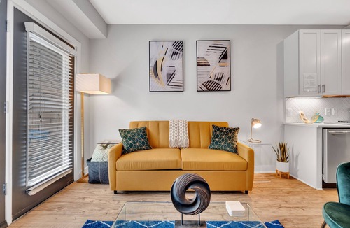 Plaza Midwood Apartment | Modern Luxury ☞ King Bed ☞ 1BR in Plaza Midwood