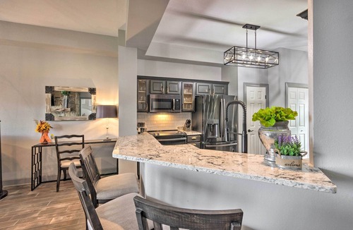Mountain Air Condo | Modern Mountain-View Smokies Retreat w/Balcony