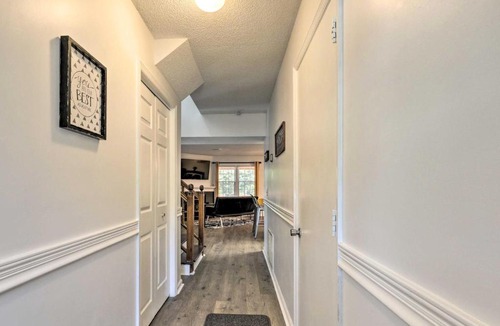 Antioch House | Modern Nashville Townhome: Large Yard & Deck!