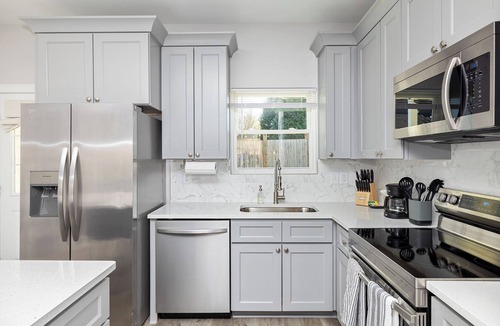 Kannapolis House | Modern Oasis Full Duplex 6 Bed 4.2 Bath, Walk to DT