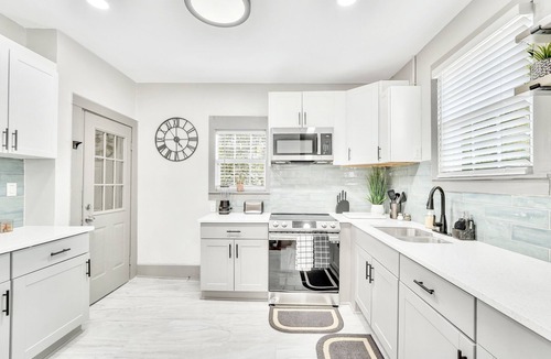 Midtown House | Modern & Private Savannah Retreat Near Riverfront!