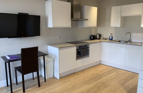Ickenham Apartment | Modern, Private, self-contained studio apartment