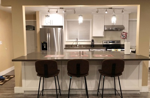 Bothell House | Modern & Remodeled 3bd/2ba duplex unit in Bothell - walk to UW Bothell, Downtown