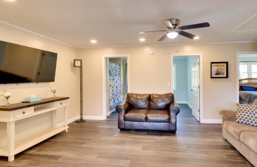 Canton Apartment | Modern Retreat Near Smoky Mtns and Asheville!
