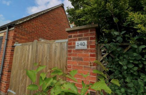 Newcastle-upon-Tyne House | Modern Room with Private Outdoor space - Pass the Keys