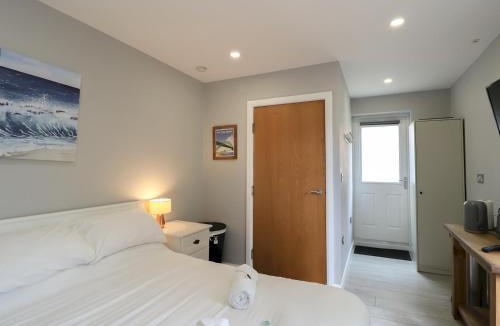 Newcastle-upon-Tyne House | Modern Room with Private Outdoor space - Pass the Keys