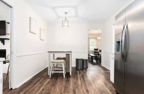 Charlotte House | Modern/Rustic style Ranch in South CLT w King en Suite, Fenced In, Large Deck!