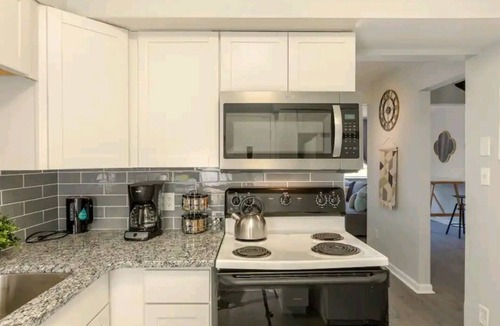 Chapel Hill House | MODERN & SPACIOUS ★ 2 KING BEDS ★ FAMILY FRIENDLY
