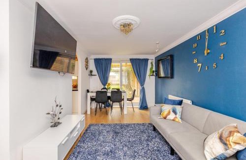 Bracknell House | Modern & Spacious 3BR House Bracknell - Berkshire