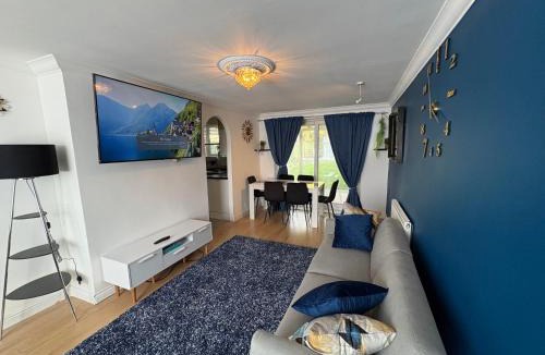 Bracknell House | Modern & Spacious 3BR House Bracknell - Berkshire